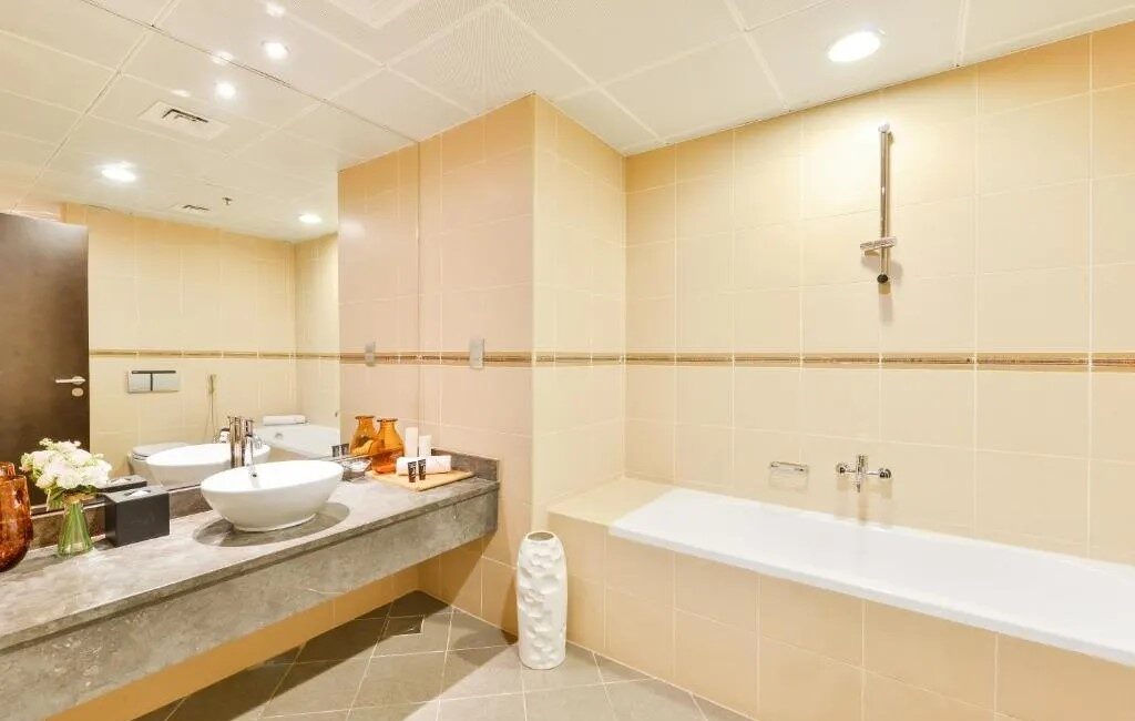 Nassima-s-2bhk-2nd-bathroom